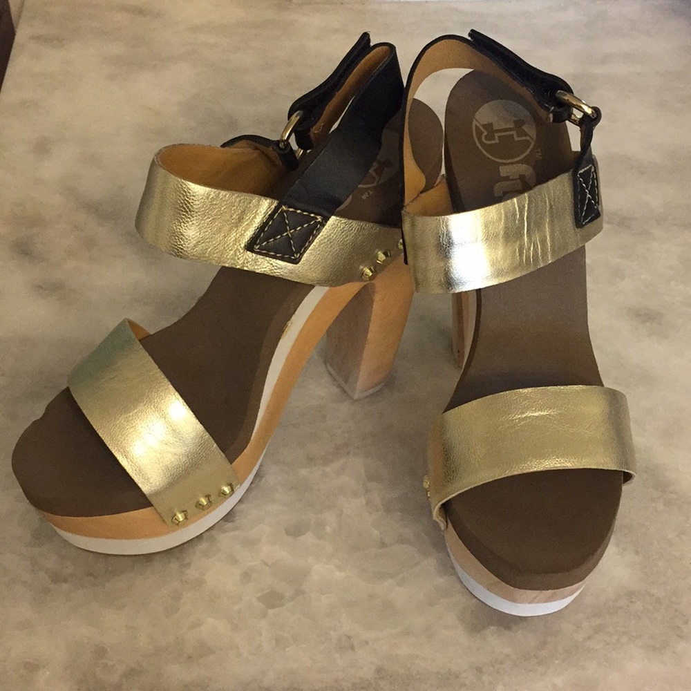 Flogg Platforms size 7 1/2